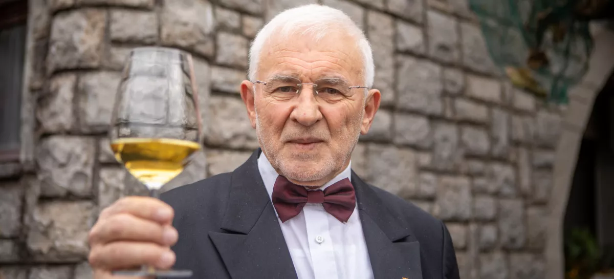 16.12.2025 - Ivan Per&scaron;olja legenda slovenskih sommelierjev sommelieFoto: Luka Cjuha