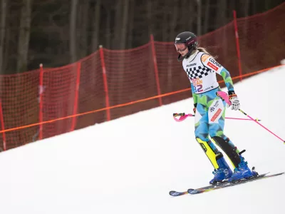 Trening slovenske zenske smucarske reprezentance v tehnicnih disciplinah. Foto: STA