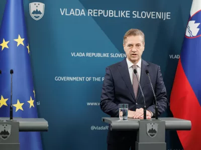 Ljubljana, vlada.Izjava predsednika vlade Roberta Goloba in ministra za kohezijo in regionalni razvoj Aleksandra Jevska.Predsednik vlade Robert Golob.