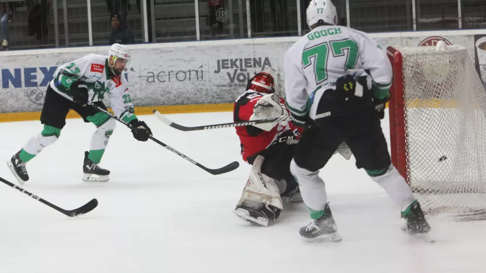 1. gol. 15.03.2024. Finale Državnega prvenstva v hokeju, 4. tekma Sij Acroni Jesenice - SŽ Olimpija. FOTO:Bojan Velikonja 