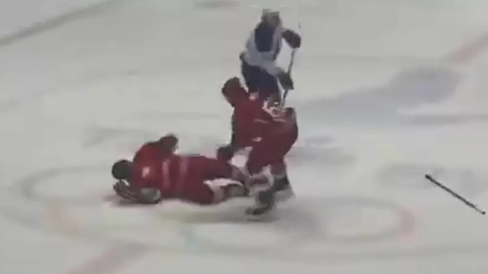 Luka&scaron;enko, hokej, incient. Vir: X, zajem zaslona