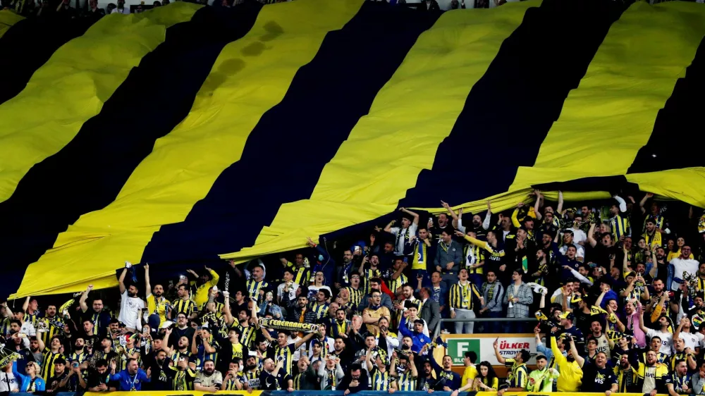 FILE PHOTO: Soccer Football - Super Lig - Fenerbahce v Galatasaray - Sukru Saracoglu Stadium, Istanbul, Turkey - April 10, 2022 Fenerbahce fans inside the stadium before the match REUTERS/Murad Sezer/File Photo
