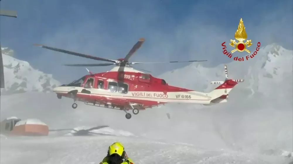 Italy - December 30, 2025.Accident at the Macugnaga cable car leaves 2 injured and at least 90 stranded at 2,800 meters on Mount Moro.,Image: 1062342907, License: Rights-managed, Restrictions: * France, Germany and Italy Rights Out *, Model Release: no