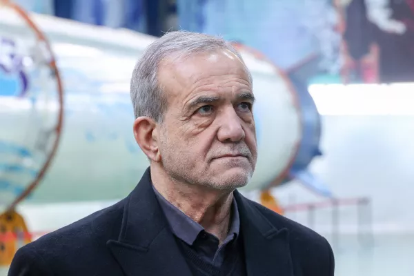 FILED - 02 February 2025, Iran, Tehran: Iranian President Masoud Pezeshkian visits an exhibition that showcases the defense ministry's latest advancements in defense and space in Tehran. Photo: Iranian Presidency/dpa - ATTENTION: editorial use only and only if the credit mentioned above is referenced in full