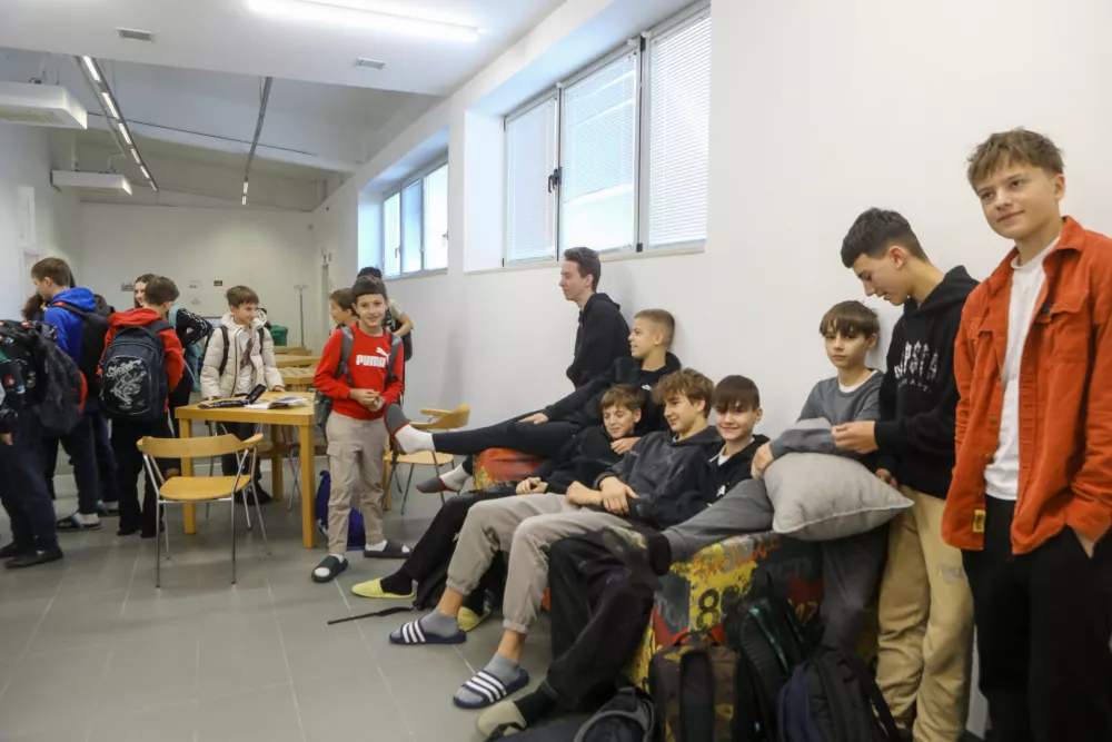 Osnovna &scaron;ola v nekdanjem outlet centru