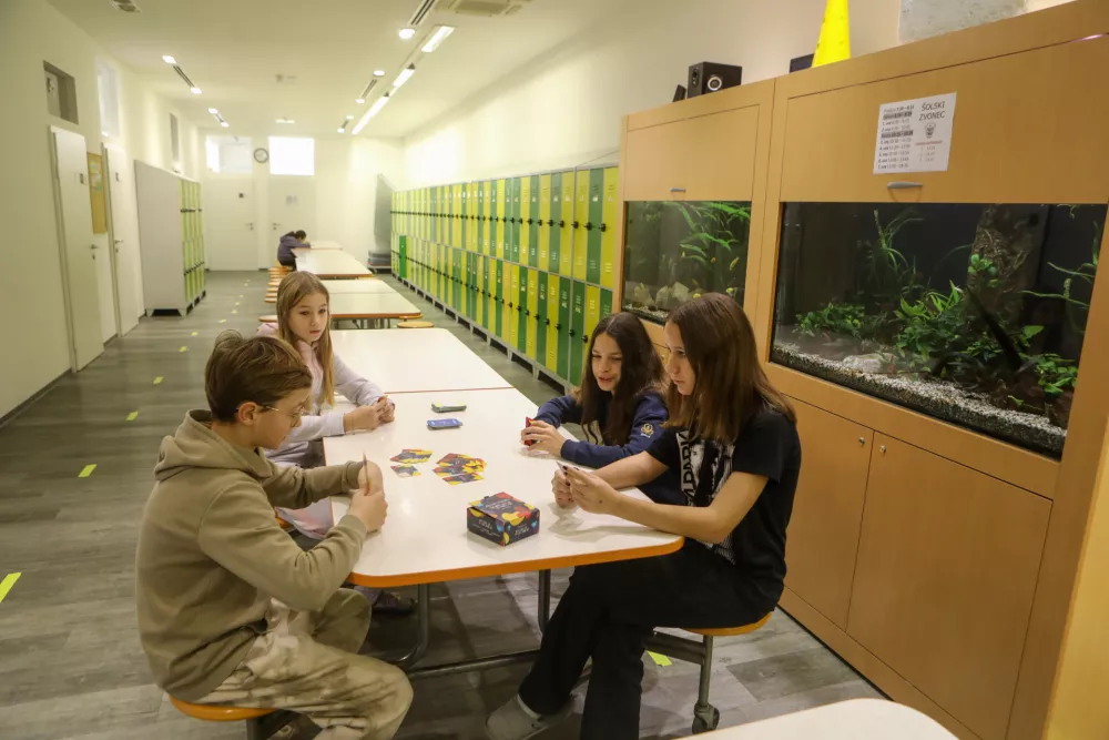 Osnovna &scaron;ola v nekdanjem outlet centru