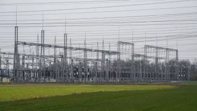 elektrika - simbolična fotografijaelektrično omrežjeomrženinaporaba elektrikedaljnovodelektrična napeljavaELES11.02.2025 Električno omrežje, okolica BeričevaFOTO: Nik Erik Neubauer