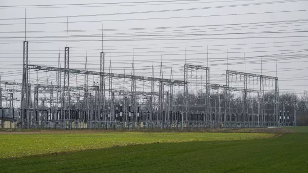 elektrika - simbolična fotografijaelektrično omrežjeomrženinaporaba elektrikedaljnovodelektrična napeljavaELES11.02.2025 Električno omrežje, okolica BeričevaFOTO: Nik Erik Neubauer