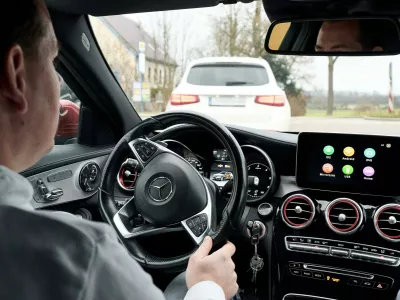 Povezava s pametnim telefonom je dandanes že skoraj samoumevna. Toda &hellip; / Foto: Profimedia