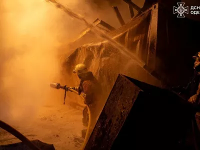 Firefighters work at the site of a Russian drone strike, amid Russia's attack on Ukraine, in Odesa region, Ukraine in this handout picture released January 1, 2026. Press service of the State Emergency Service of Ukraine in Odesa region/Handout via REUTERS ATTENTION EDITORS - THIS IMAGE HAS BEEN SUPPLIED BY A THIRD PARTY. DO NOT OBSCURE LOGO. BEST QUALITY AVAILABLE.