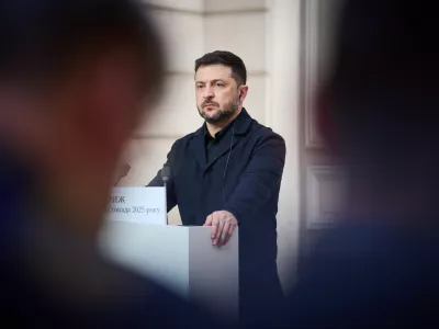 HANDOUT - 17 November 2025, France, Paris: Ukraine's President Volodymyr Zelensky attends a press conference with French President Emmanuel Macron at the Elysee presidential Palace. Photo: -/Ukrainian Presidency/dpa - ATTENTION: editorial use only and only if the credit mentioned above is referenced in full
