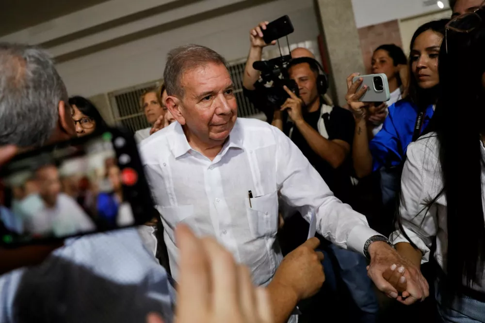 FILE PHOTO: Venezuelan opposition presidential candidate Edmundo Gonzalez looks on on the day he casts his vote in the country's presidential election, in Caracas, Venezuela July 28, 2024. REUTERS/Leonardo Fernandez Viloria/File Photo