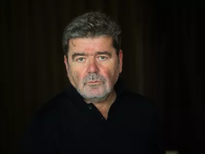 -29.12.2025. - Žare Kerin, grafični oblikovalec, večkrat nagrajen dom in po svetu.//FOTO: Bojan Velikonja