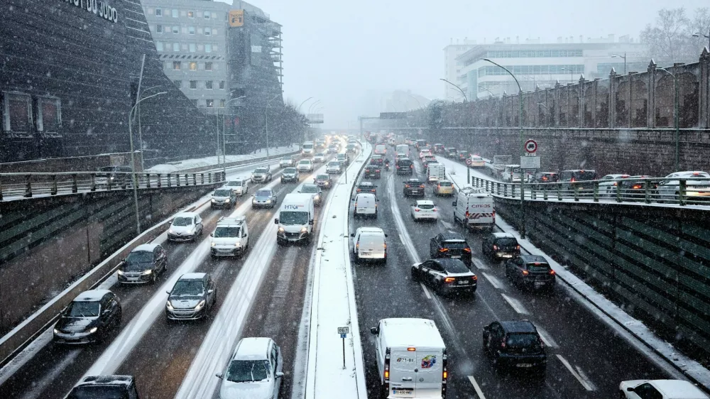 Zastoji so bili grozni. Večina avtomobilov ni imela zimskih pnevmatik. / Foto: Profimedia