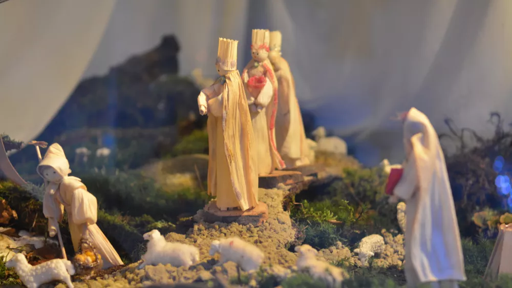 Božična vas banovci, jaslice