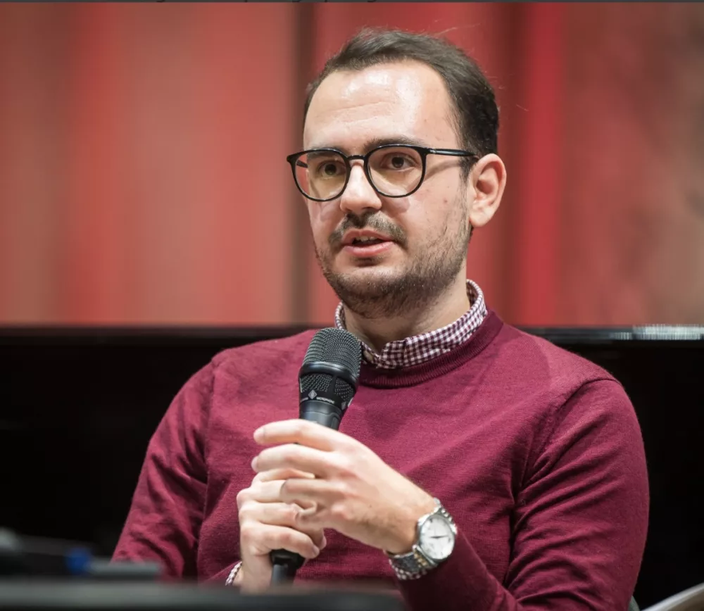 Haris Agović, mladi raziskovalec, Oddelek za slovenistiko Filozofske fakultete