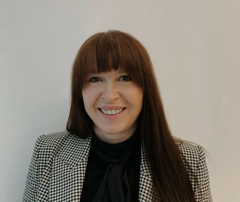 V javnosti odmeva pretresljiv primer, zaradi ne&scaron;olanja star&scaron;em odvzeli otroka