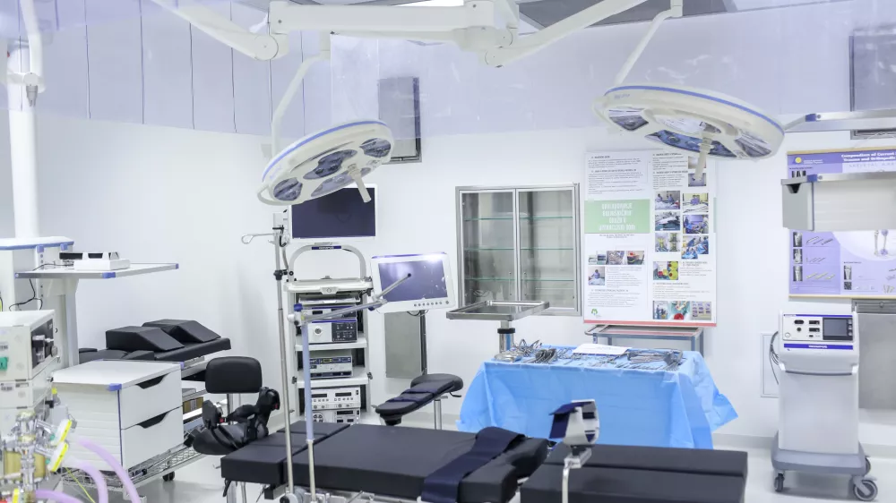 - simbolična fotografija - zdravstvo - operacijska soba - 11.12.2015 - Splo&scaron;na bolni&scaron;nica Jesenice - novi Urgentni center - Urgenca - otvoritev  //FOTO: Jaka Gasar