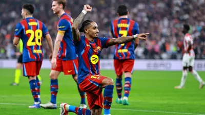 Soccer Football - Spanish Super Cup - Semi Final - FC Barcelona v Athletic Bilbao - King Abdullah Sports City, Jeddah, Saudi Arabia - January 7, 2026 FC Barcelona's Raphinha celebrates scoring their fourth goal REUTERS/Stringer   TPX IMAGES OF THE DAY