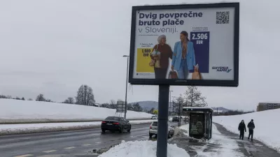 Plače niso toliko višje ali nižje, kot bi vam rada prodala Golob in Janša