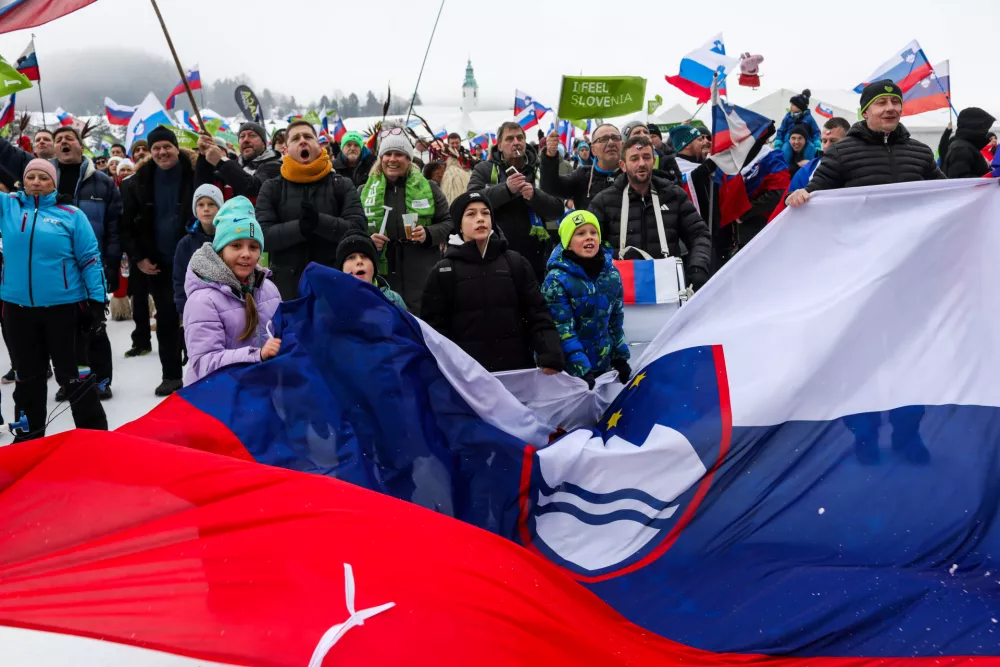 - Navijači,- 10.01.2026. - Svetovni pokal v smučarskih skokih za ženske, Ljubno 2026.//FOTO: Bojan Velikonja