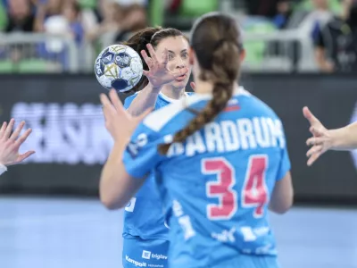 - 25.10.2025 - rokomet - liga prvakov za ženske - Krim Mercator: CSM Bukare&scaron;ta//FOTO: Jaka Gasar