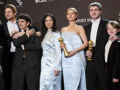Joe Alwyn, Noah Jupe, Chloe Zhao, Jessie Buckley, Paul Mescal, and Jacobi Jupe pose with the Best Motion Picture - Drama award for "Hamnet"at the 83rd Annual Golden Globes in Beverly Hills, California, U.S., January 11, 2026. REUTERS/Mario Anzuoni