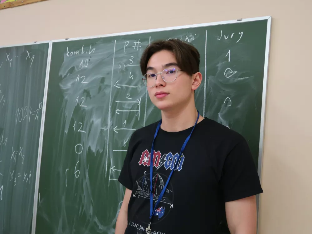 &raquo;Matematika je moje najmočnej&scaron;e področje, mislim, da v ničemer drugem nisem tako dober,&laquo; se je namuznil Eric L&uuml;scher, tekmovalec iz &Scaron;vice. / Foto: Nata&scaron;a Bucik Ozebek