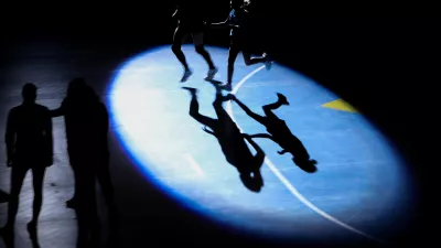 - simbolična fotografija, sence, &scaron;portna vzgoja mladine, gibanje, pomanjkanje gibanja, težave mladostnikov.- 05.10.2024. - Rokomet Krim Mercator - Storhamar v četrtem krogu evropske lige prvakinj.//FOTO: Bojan Velikonja