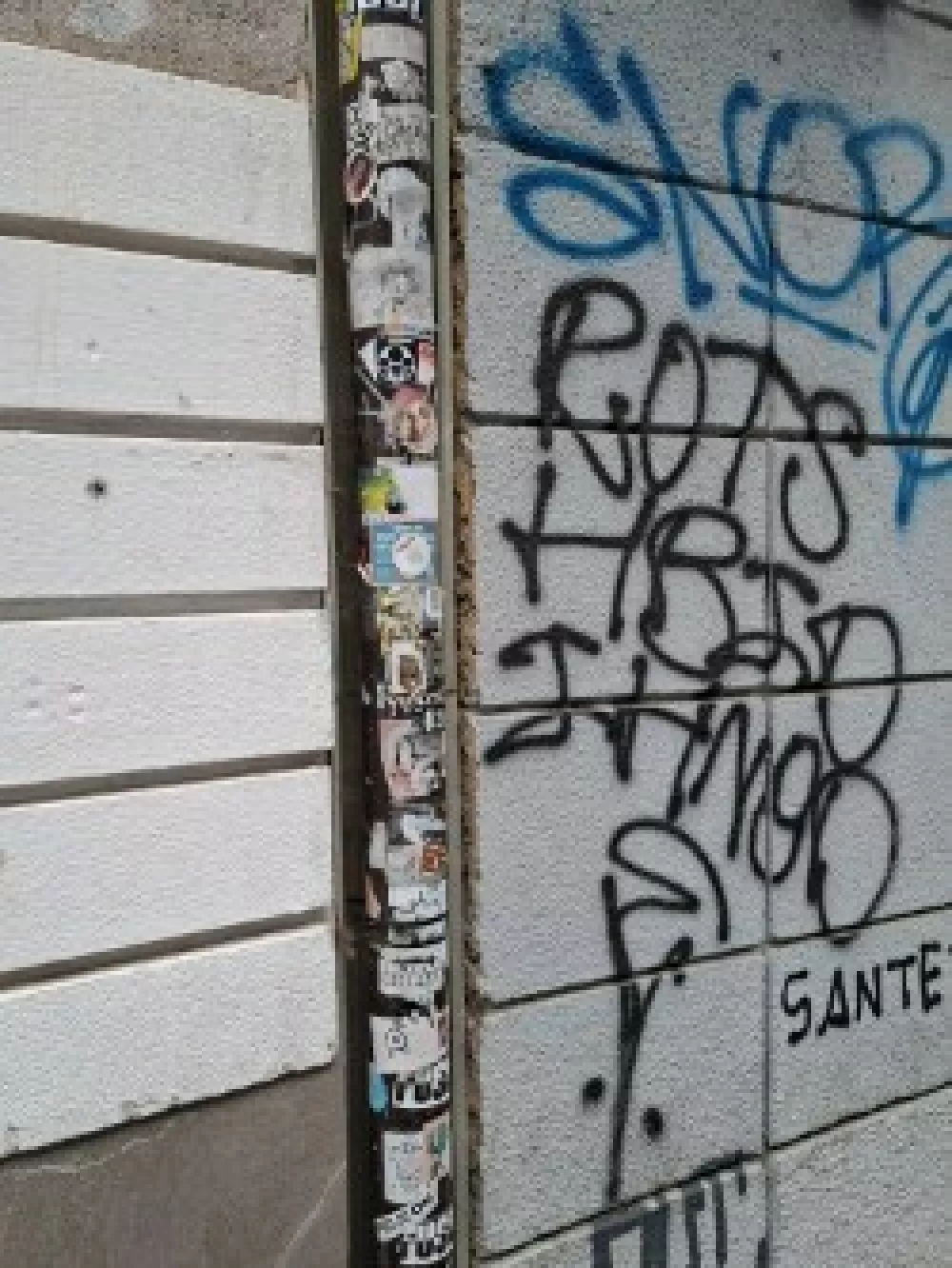 Nalepke kot obraz mestnih zidov