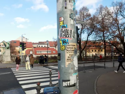 Nalepke kot obraz mestnih zidov