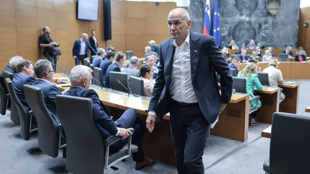 Janez Jan&scaron;a- 07.07.2025 - začetek redne seje DZ s poslanskimi vpra&scaron;anji ministrskemu zboru; DZ, velika dvorana, &Scaron;ubičeva 4, LJUBLJANA​//FOTO: Jaka Gasar