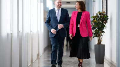 Ljubljana, MZEZ.Obisk belgijskega zunanjega ministra Maxima Prevota pri ministrici za zunanje in evropske zadeve Tanji Fajon.Prihod na ministrstvo.