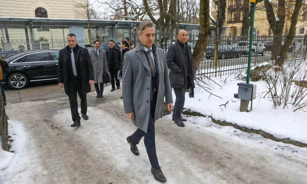 Predsednik vlade Robert Golob13.01.2026 - Delovno kosilo pri predsedniku vlade Robertu Golobu. PEN KlubFoto: Luka Cjuha