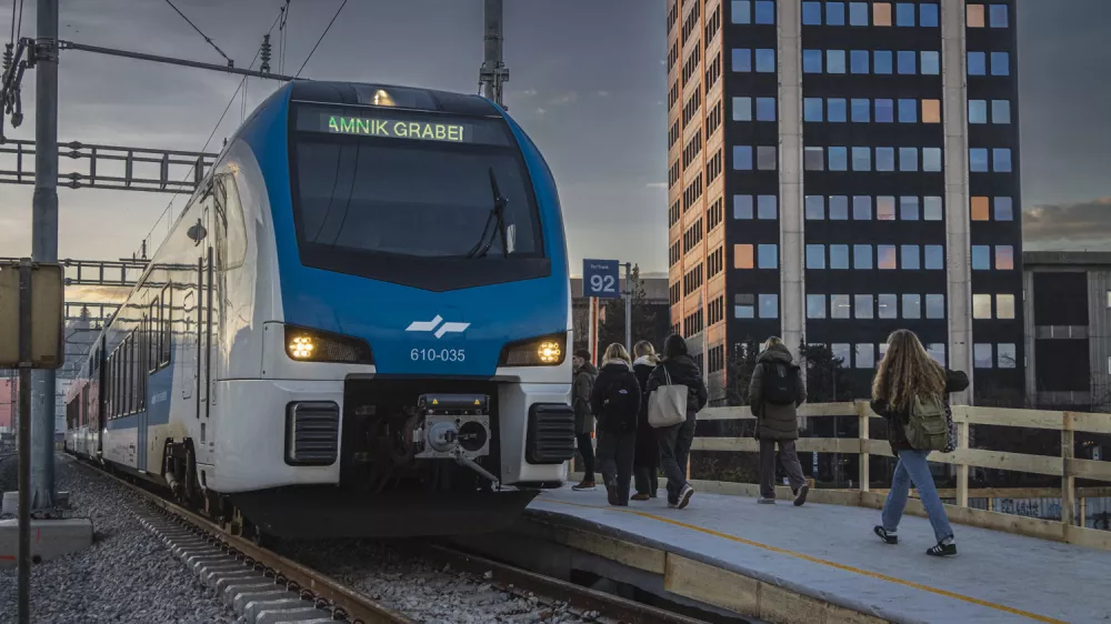 Slovenske železnice - začasni peron tira 92