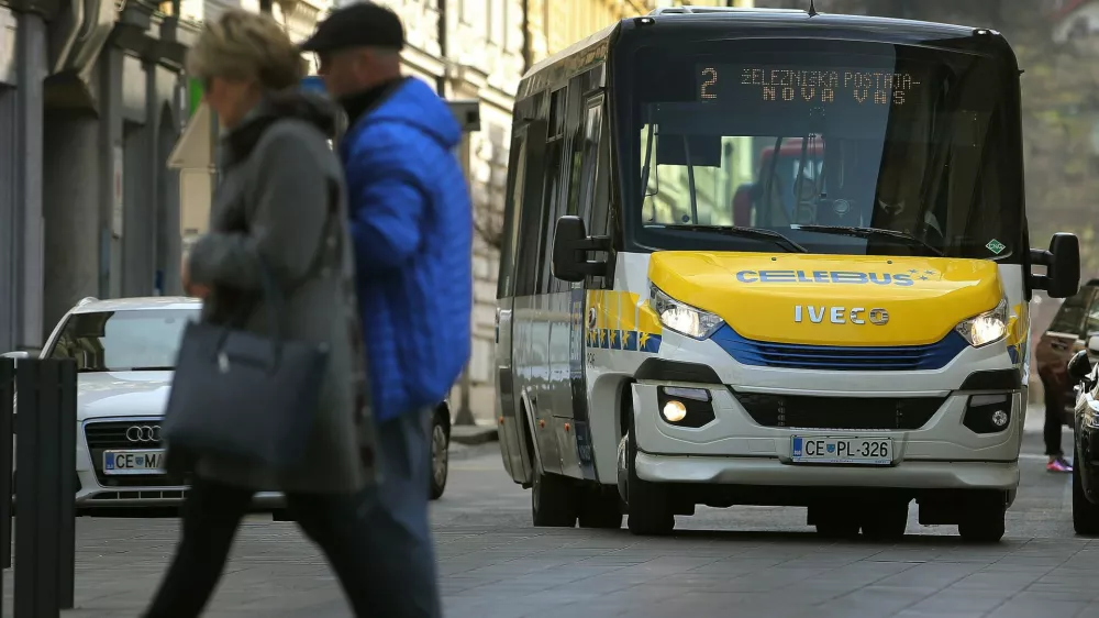 Vse več jih uporablja celebus ali sede na kolo