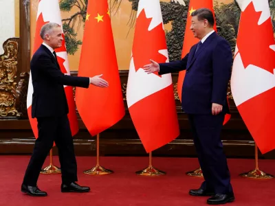 Ameri&scaron;ke carine Kanado pognale v naročje Xija