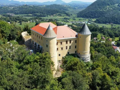 Kako sta mali obmejni občini Kostel in Komen prehiteli Domžale