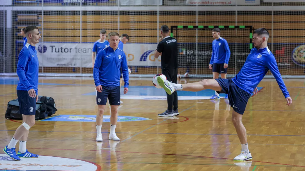 Sencur, Sportna dvorana Sencur.Uvodni trening slovenske futsal reprezentance Slovenije v okviru priprav za UEFA Futsal Euro 2026 in izjave za medije.