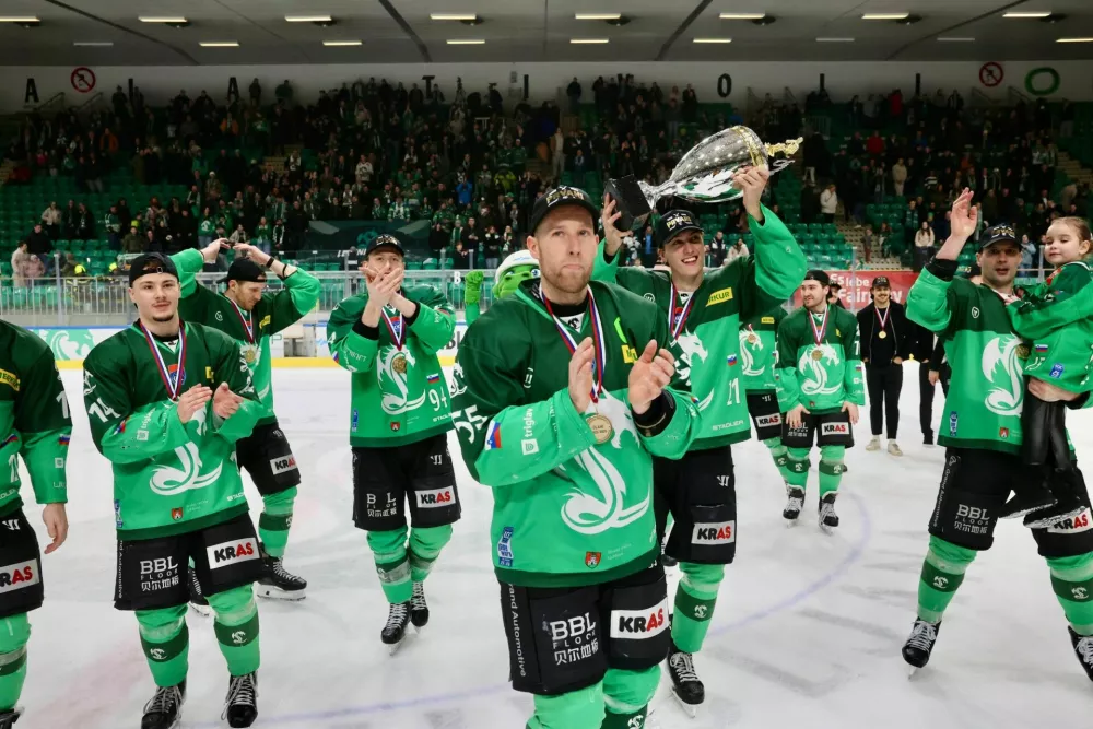 Hokejisti Olimpije Ljubljane so znova postali državni prvaki. 