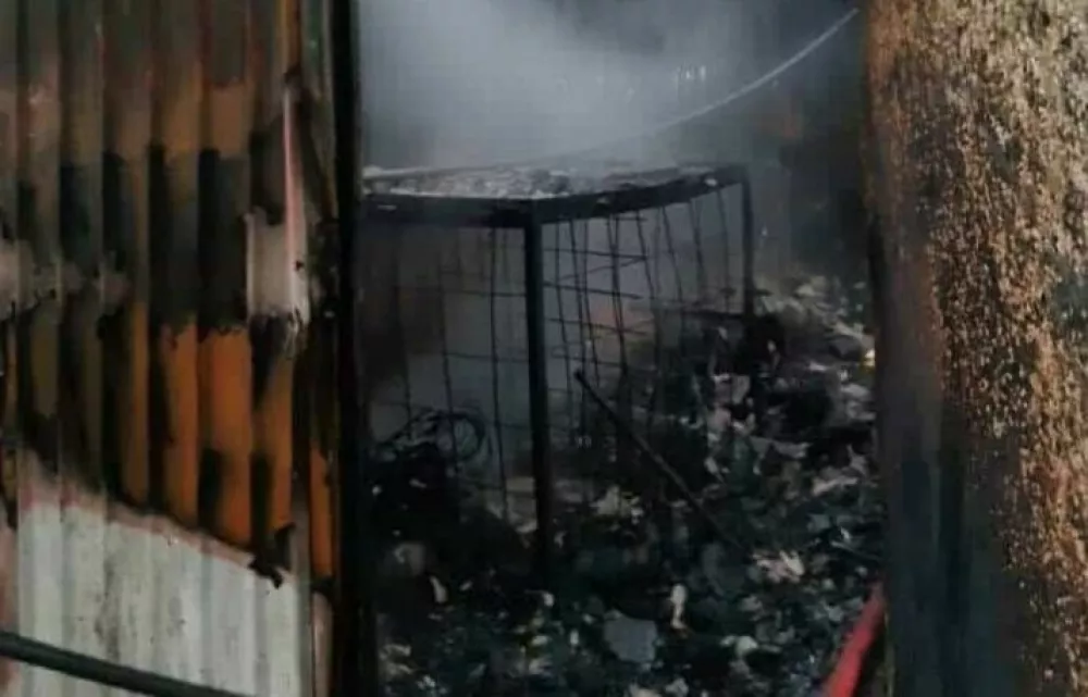 Zagorelo je v zabojniku z rekviziti &scaron;portnega dru&scaron;tva Dolomiti.