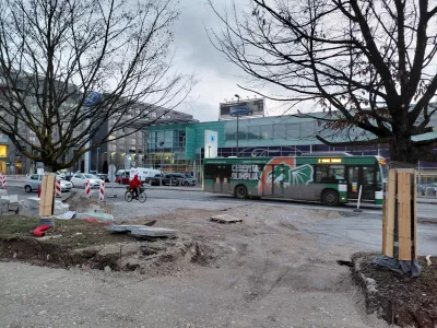 Kje je postaja? Obisk Žal z avtobusom je vse prej kot preprost