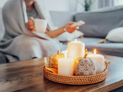 Tudi sveče nam lahko pomagajo. / Foto: Istock