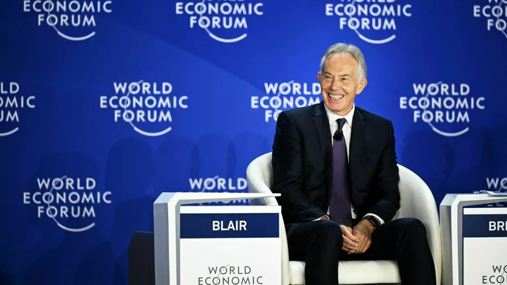 3BM7J0A Tianjin,China.24th June 2025.Former UK Prime Minister Tony Blair, currently serving as Executive Chairman of the Tony Blair Institute for Global Change, participated in a high-level dialogue session at the World Economic Forum's 2025 Annual Meeting of the New Champions (16th Summer Davos Forum) in north China's Tianjin Municipality, June 24, 2025.Credit: Tong Yu/China News Service/Alamy Live News