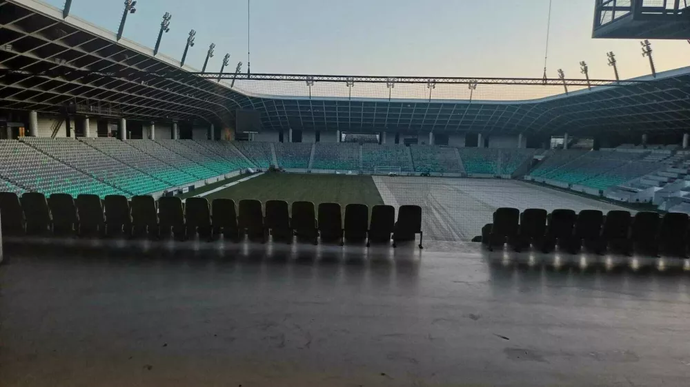 Ponovne težave z zelenico​ na stadionu Stožice