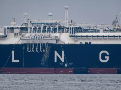 FILED - 17 September 2024, Mecklenburg-Western Pomerania, Sassnitz-Mukran: The regasification ships (FSRU, Floating Storage and Regasification Unit) "Energos Power" (foreground) and "Neptune" are moored in the port of Mukran. Photo: Stefan Sauer/dpa