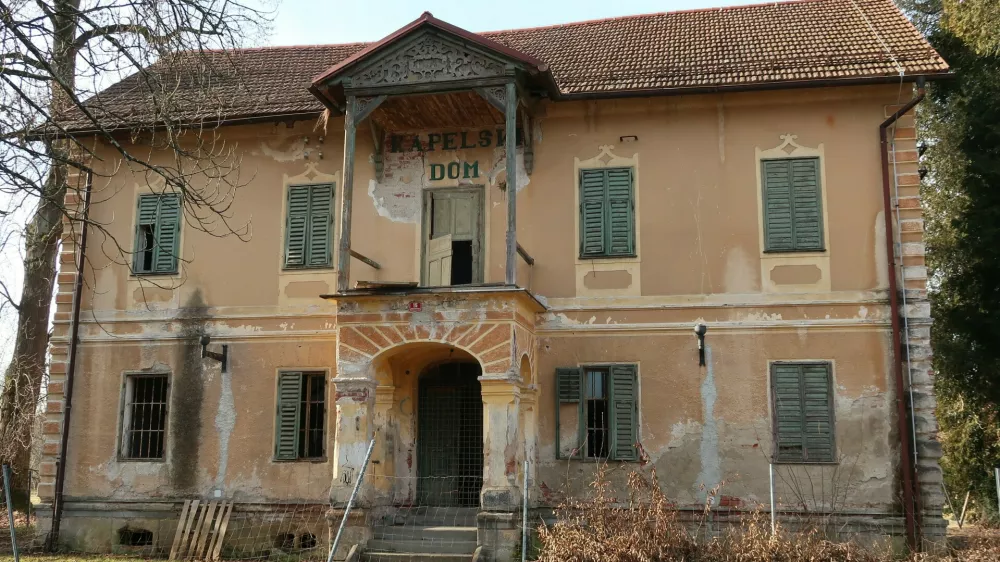 Radenci, zdravili&scaron;ki park, propadajoča vila, denacionalizacija. Foto: Tatjana Pihlar 