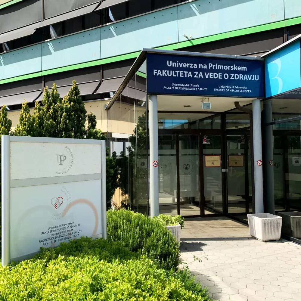 &Scaron;tudij medicine na Primorskem: skrivnostni seznam profesorjev