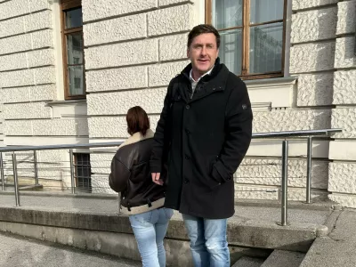 Mladoporočenca ostala brez daril, je bila vpletena čistilka?