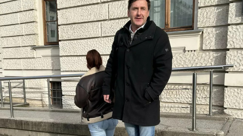 Mladoporočenca ostala brez daril, je bila vpletena čistilka?